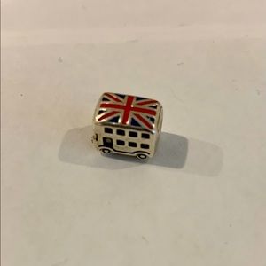 Pandora charm- London bus